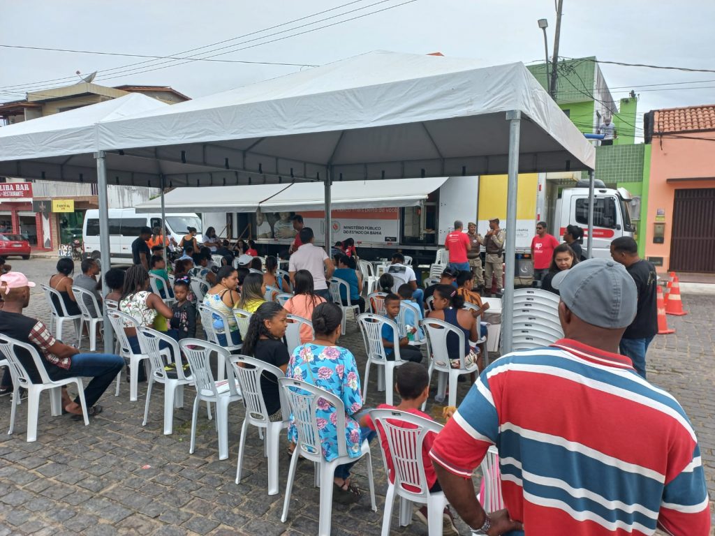 Unidade móvel do MP realiza 532 atendimentos à população na região de Ipiaú