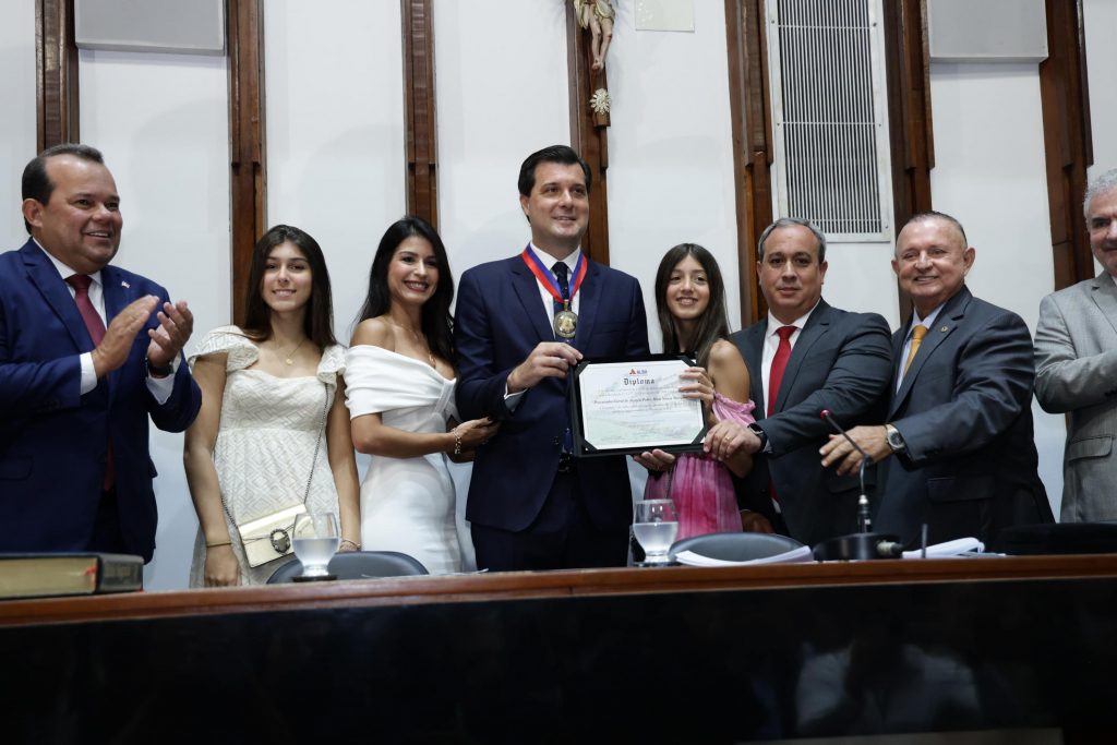 PGJ Pedro Maia recebe ‘Comenda 2 de Julho’ da Assembleia Legislativa da Bahia